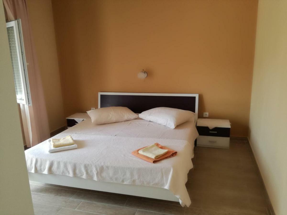 Feel Good Apartment Mundanije エクステリア 写真